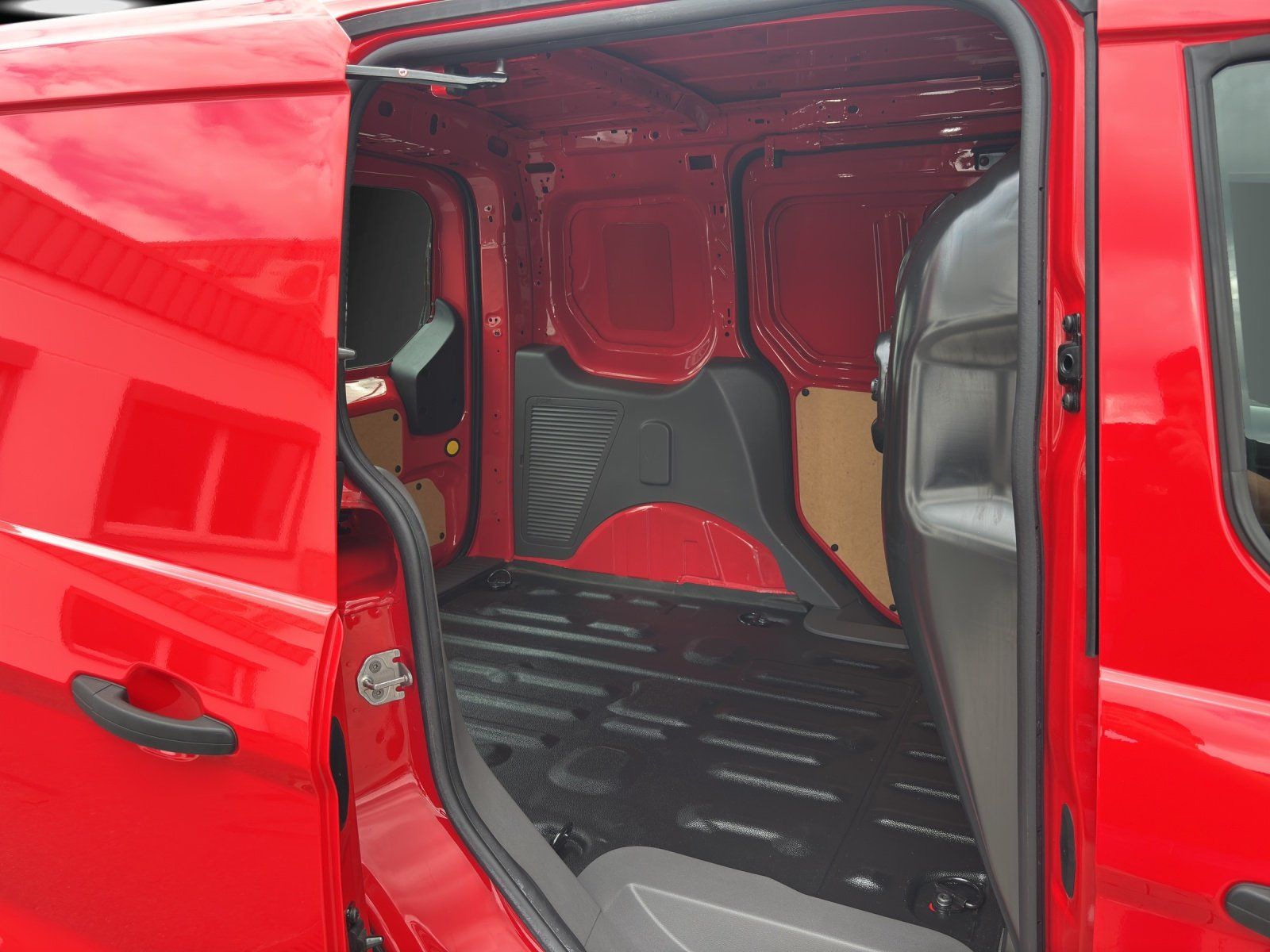 Fahrzeugabbildung Ford Transit Connect 1.0 200 (L1) Trend SHZ/AHK/PDC/