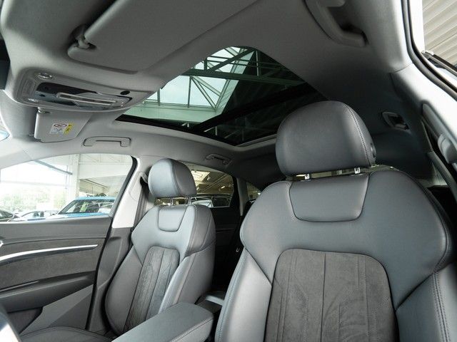 e-tron Sportback 50 quattro S line HUD Luft Pano