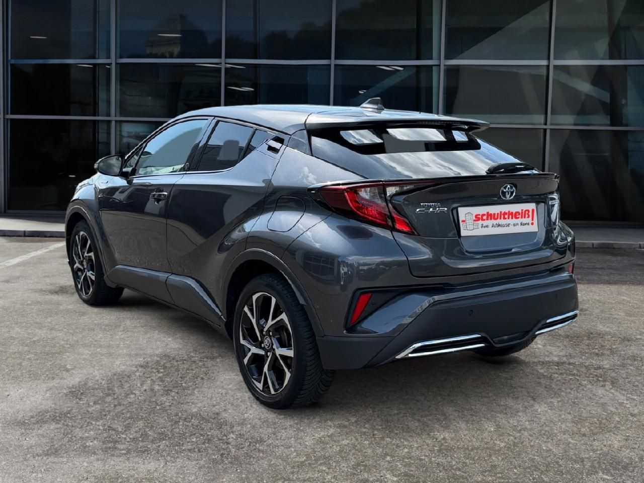 Fahrzeugabbildung Toyota C-HR Hybrid Team D