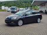 Opel Astra J Sports Tourer Style ** TÜV/AU NEU ** - Opel Astra Style mit Benzin-Antrieb