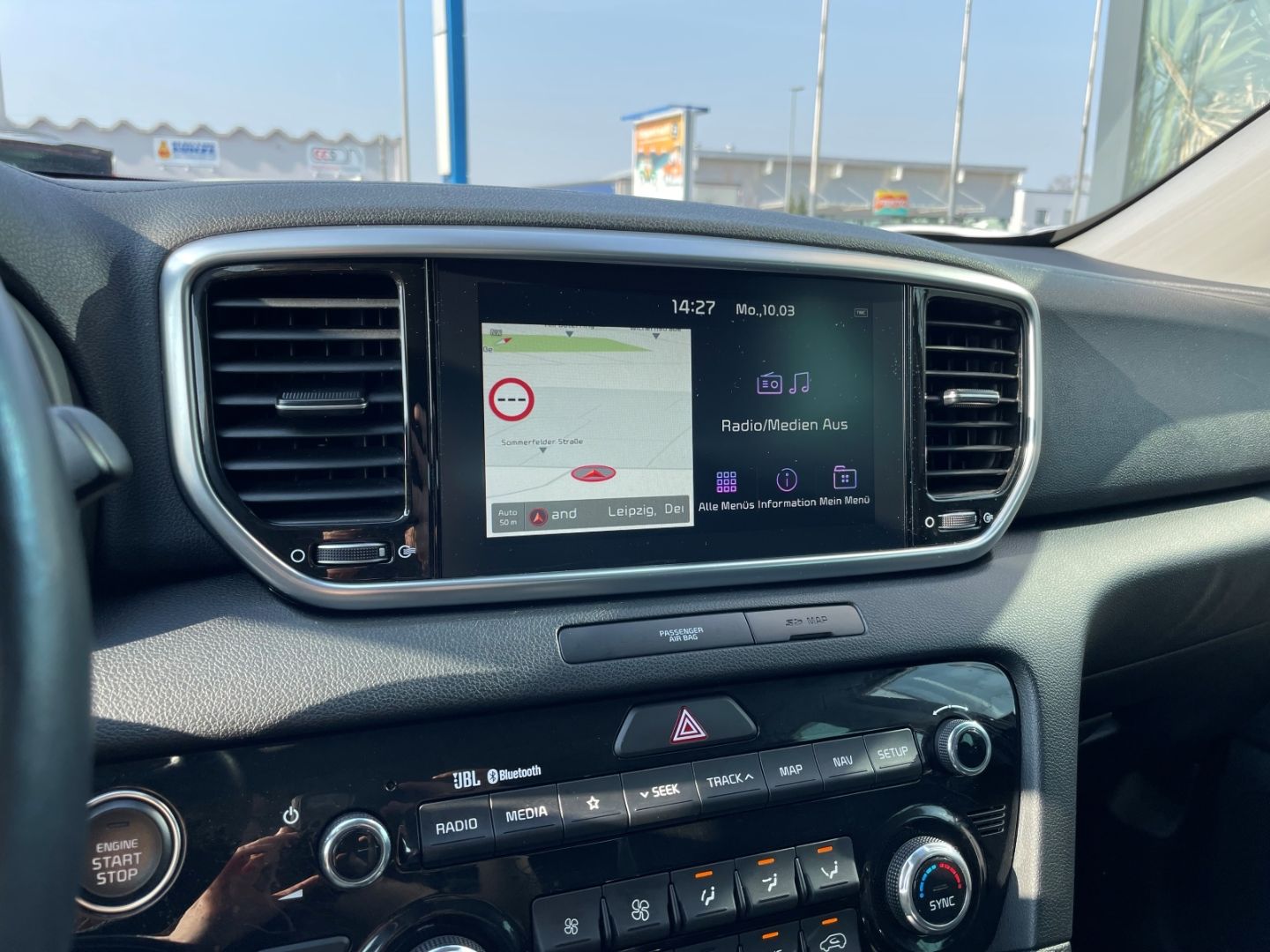 Fahrzeugabbildung Kia Sportage Dream Team LED VerkehrszeichenERK JBL