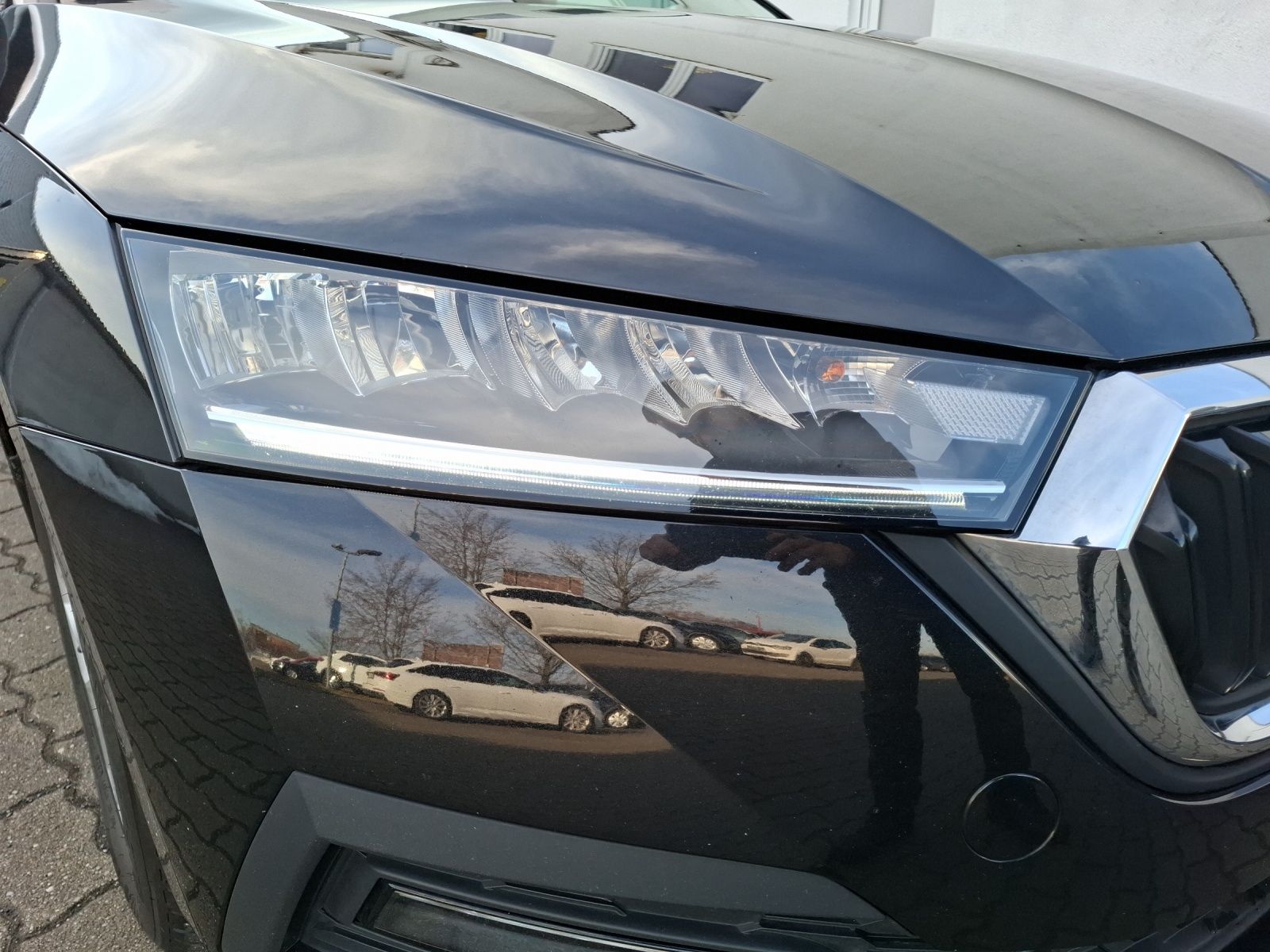 Fahrzeugabbildung SKODA Octavia Combi TDI Ambition DSG LED Navi ACC PDC