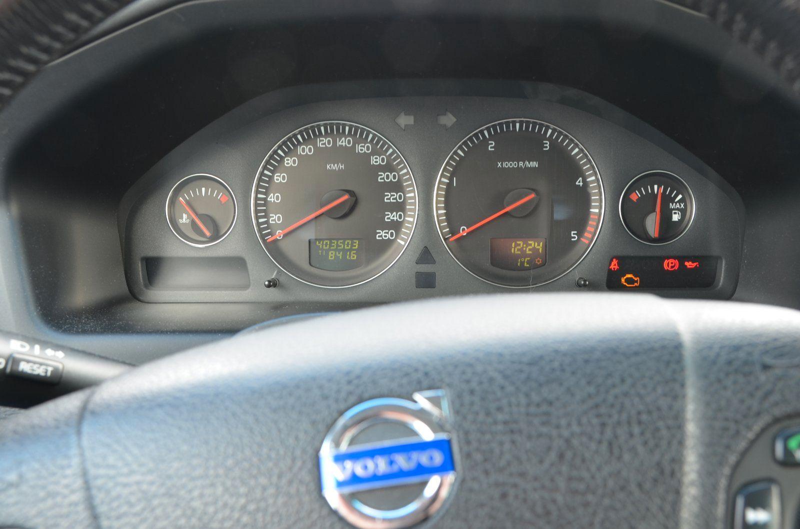 Volvo V70 2004 — photo 10