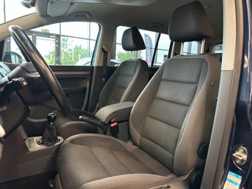 MYAUTOCENTER – Gebraucht- und Jahreswagen mit Werkstattservice in Pfaffenhofen Volkswagen Touran Comfortline *7-SITZER*2-ZONEN*TEMPO*