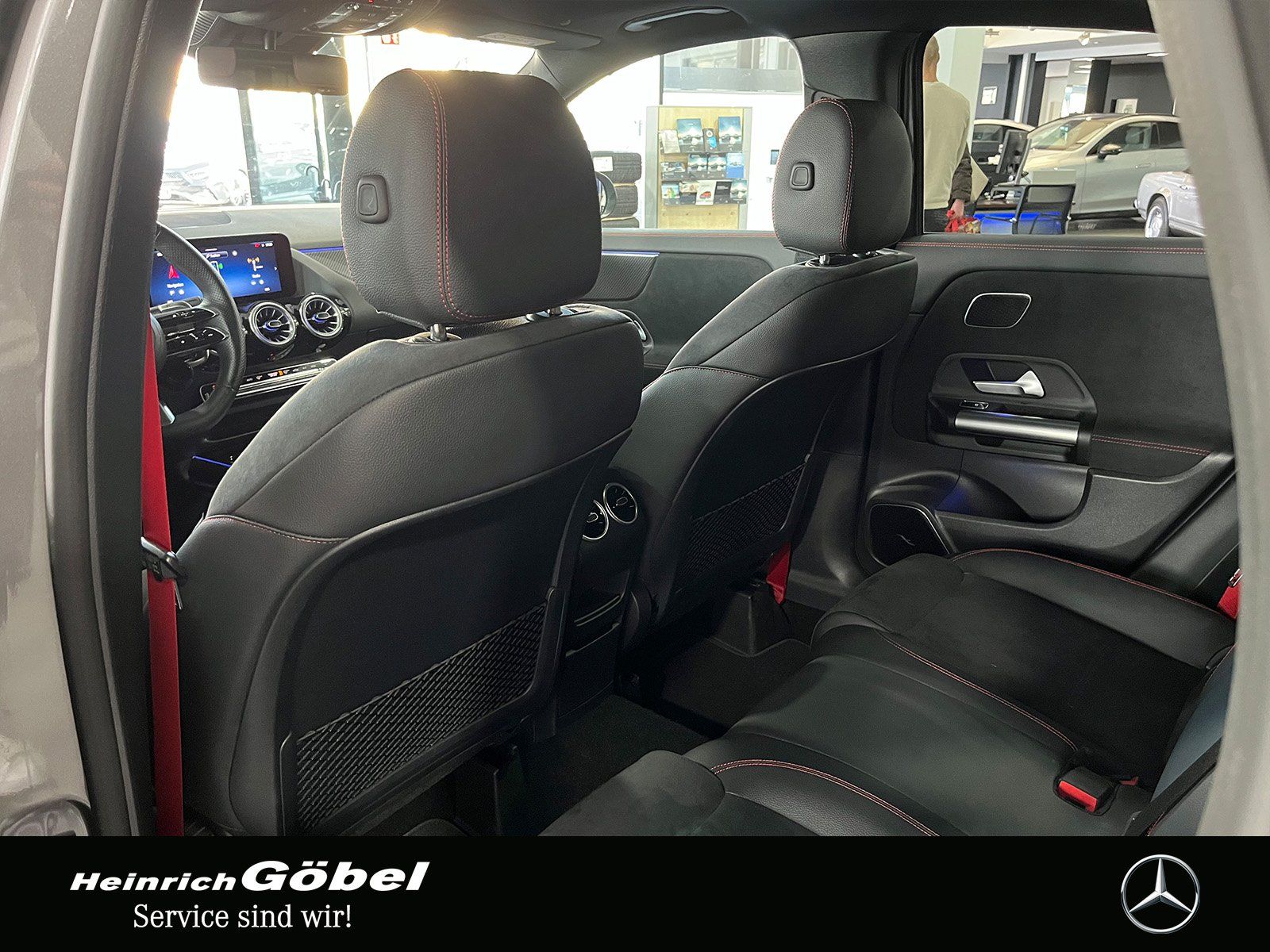 Fahrzeugabbildung Mercedes-Benz GLA 35 4M PANO+360°KAM+BURMESTER+MULTIBEAM+NIGHT