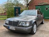 Mercedes-Benz Mercedes W 124 E200 Oldtimer, TÜV NEU, WGA - gebrauchte Mercedes-Benz E 200 aus dem Jahr 1993
