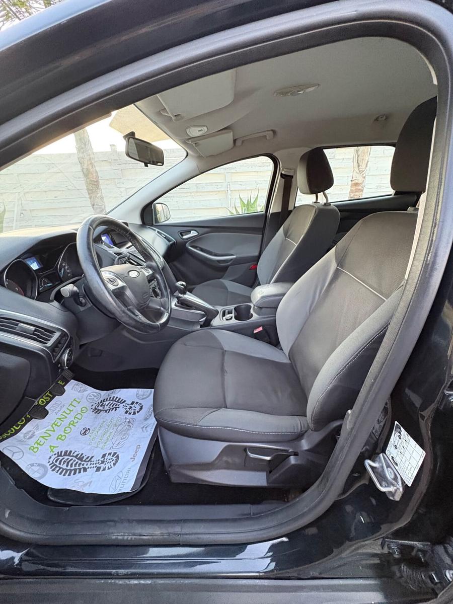 Ford Focus 2012 — photo 14