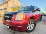 GMC Yukon XL + 4x4 + Klima + 8 Sitze - GMC: Allradantrieb
