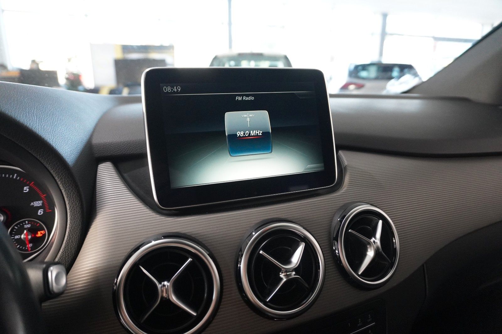 Fahrzeugabbildung Mercedes-Benz B 180 CDI STYLE NAVI/LED/KAMERA/SHZ/TEMP./PDC