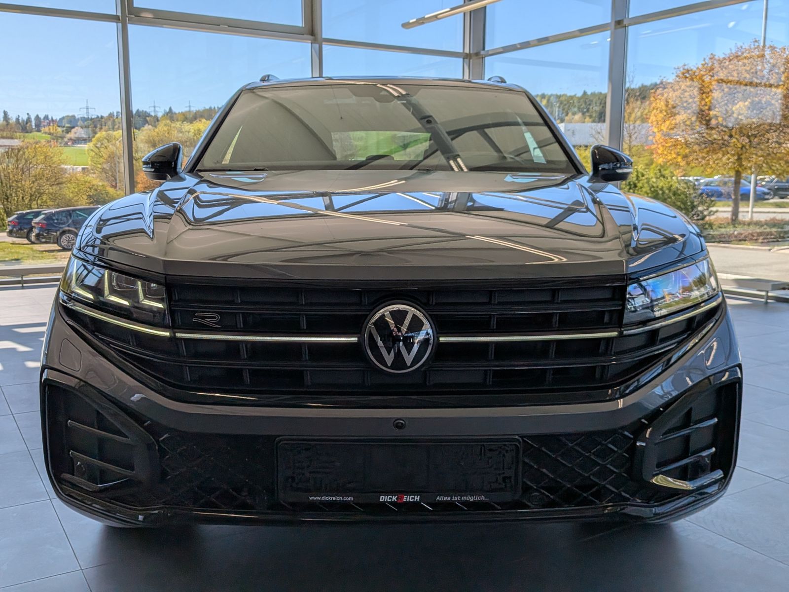 Fahrzeugabbildung Volkswagen Touareg 3.0TDI 4M R-Line VOLL Black 22" UPE 114T