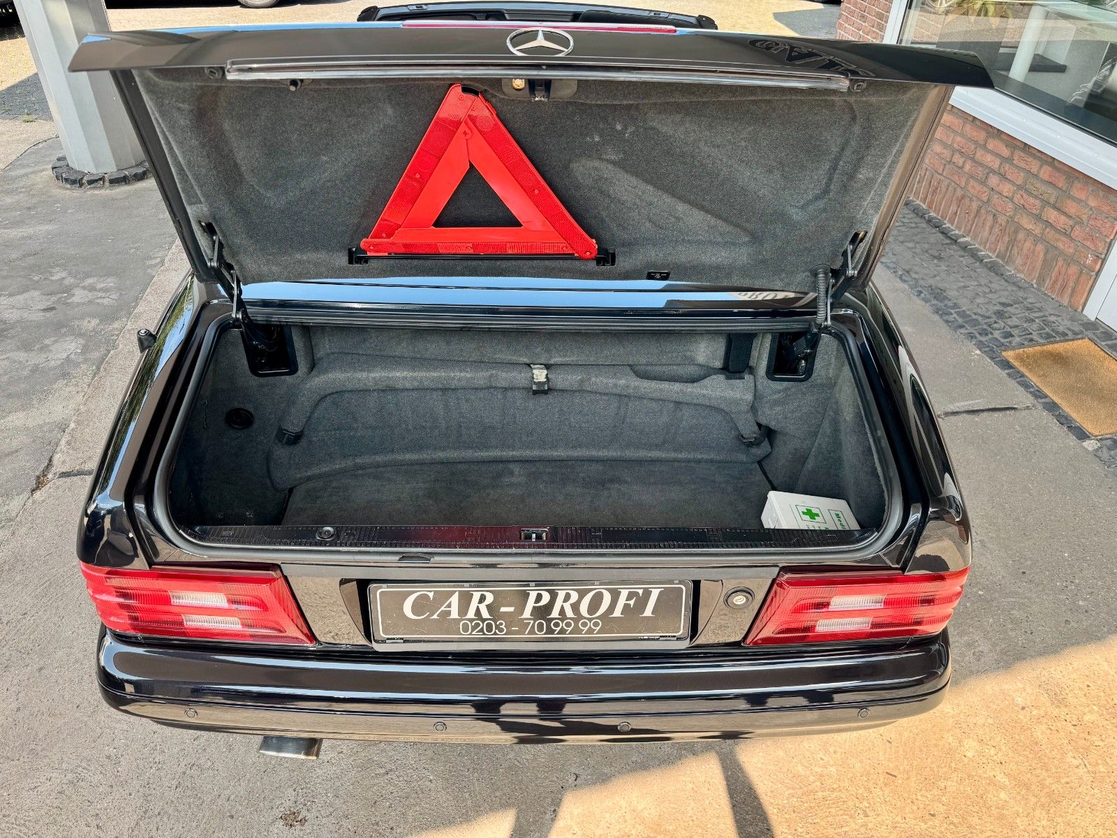 Fahrzeugabbildung Mercedes-Benz SL 320 Final Edition Autom.