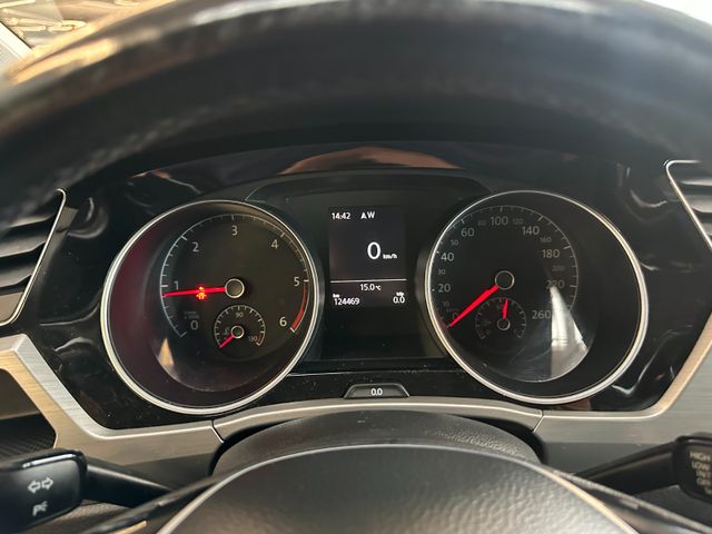 Volkswagen Touran*7-Sitzer*MASSAGE*ACC*AHK*NAV*STHZ*