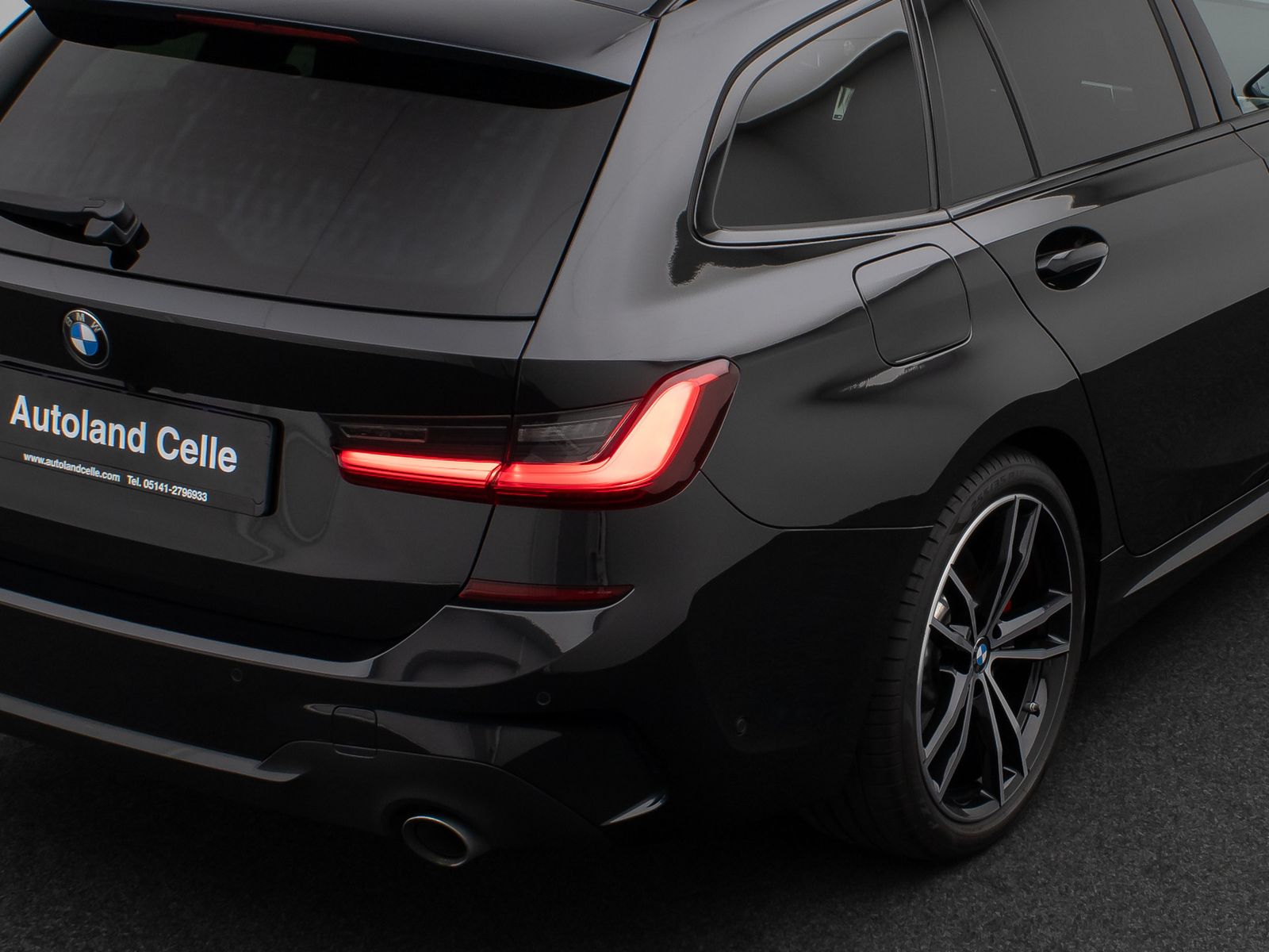 Fahrzeugabbildung BMW 330d xD M Sport Kamera HUD DAB H/K LED 19Zoll