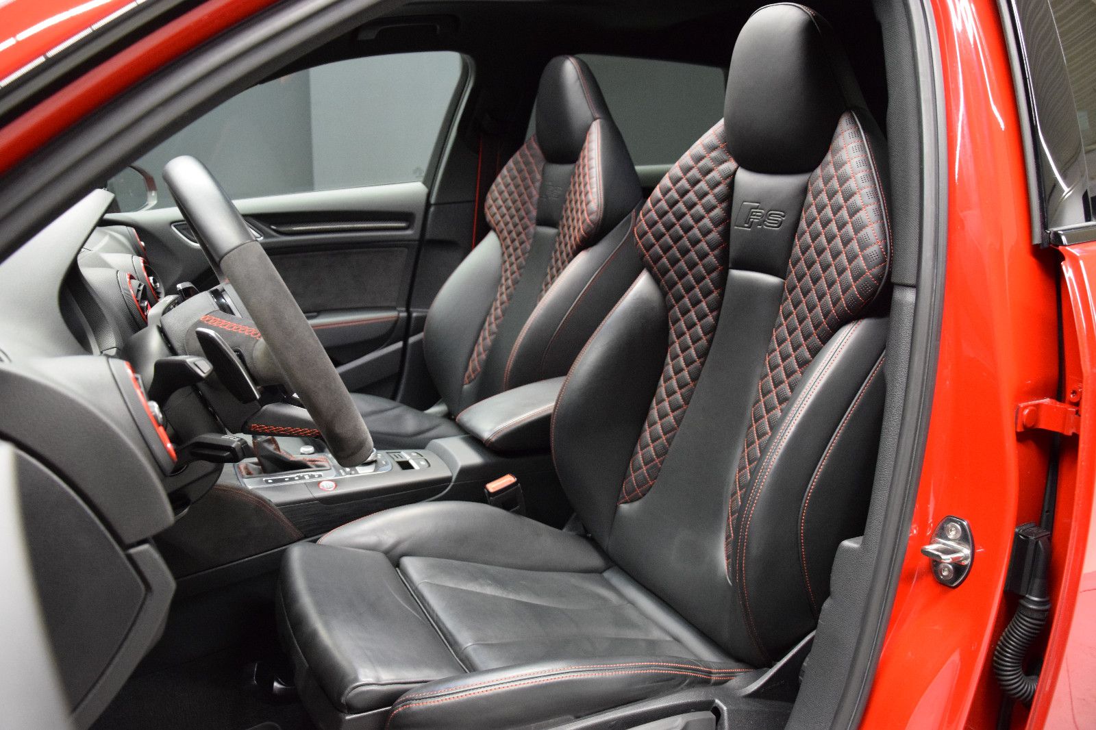 Fahrzeugabbildung Audi RS3 Sportback 2.5 TFSI quattro Pano Schale B&O