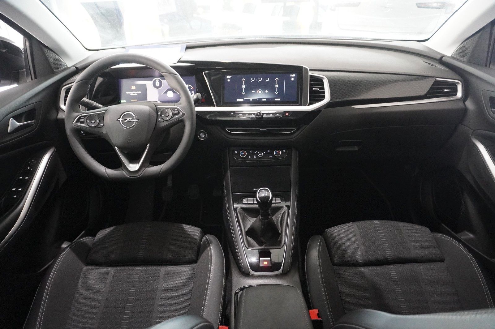 Fahrzeugabbildung Opel Grandland (X) 1.2T GS LINE NAVI/LED/KAMERA/SPORT