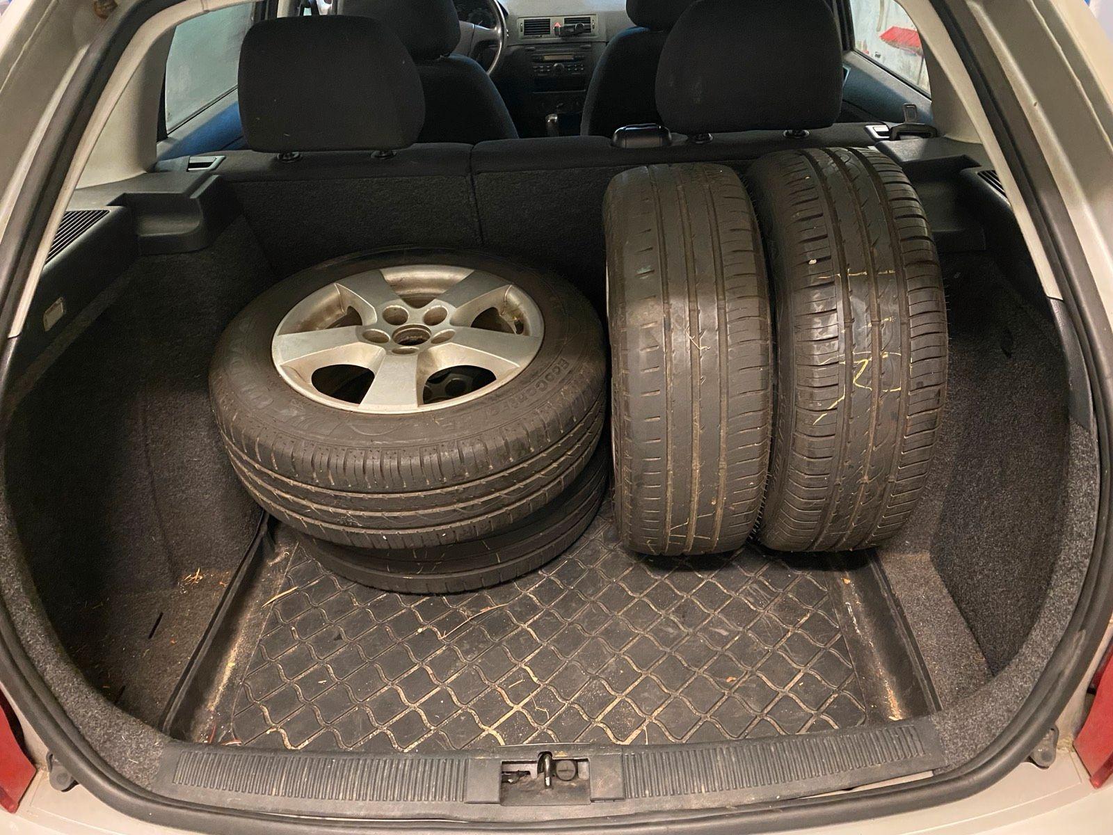 Skoda Fabia 2004 — photo 8