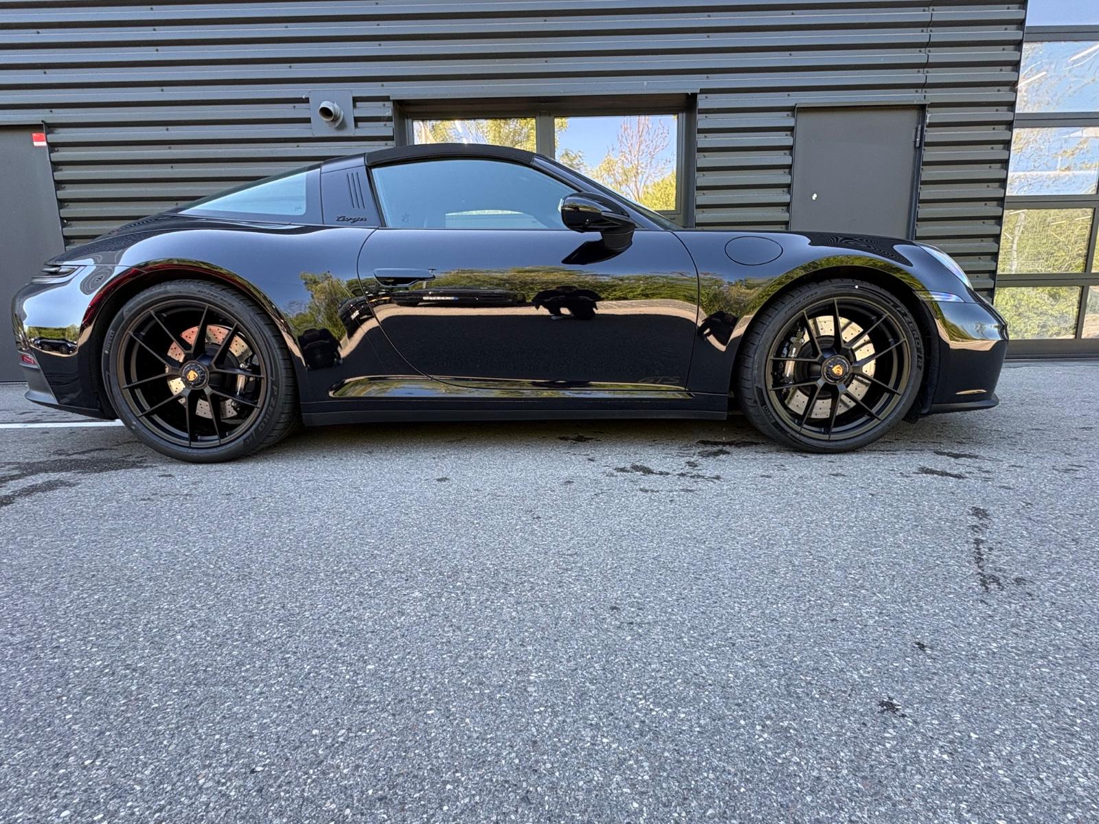 Porsche 911 -992 Targa 4 GTS T-Hybrid-NP : 215.000 €