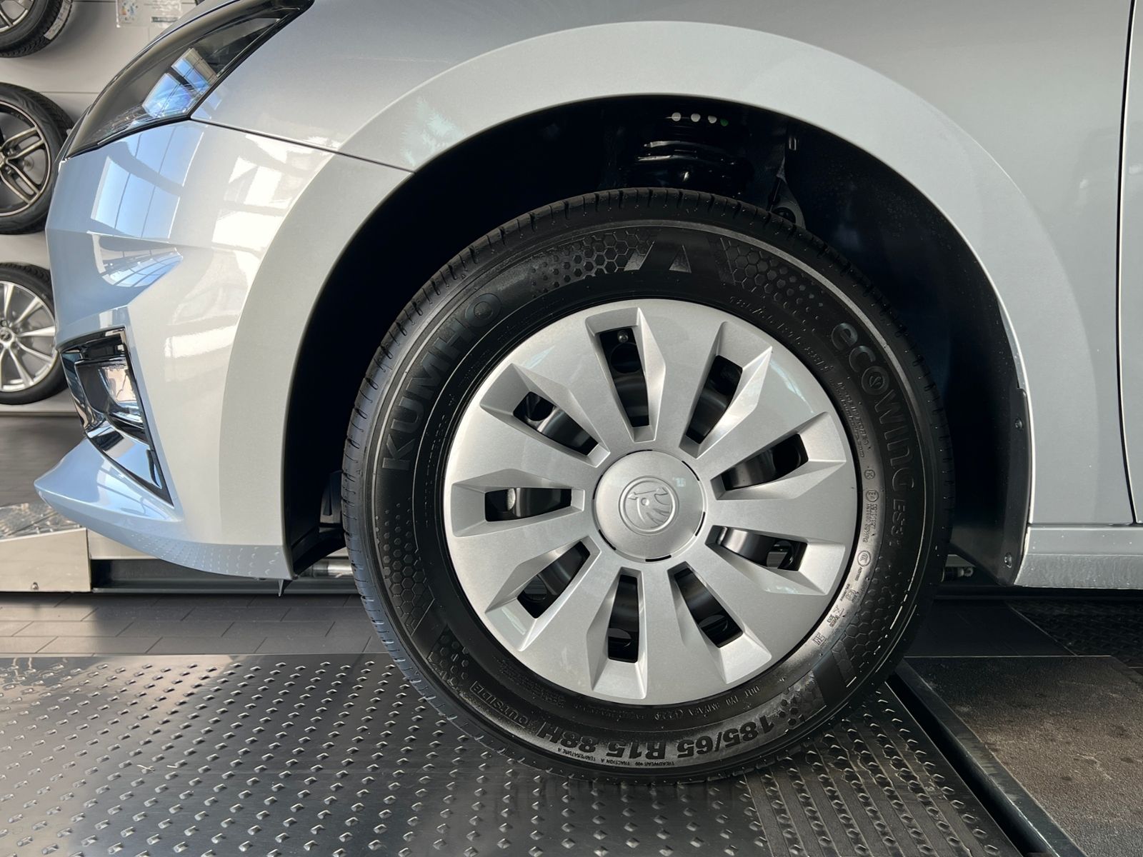 Fahrzeugabbildung SKODA Fabia Selection 1.0 MPI *Winterpaket,LED*