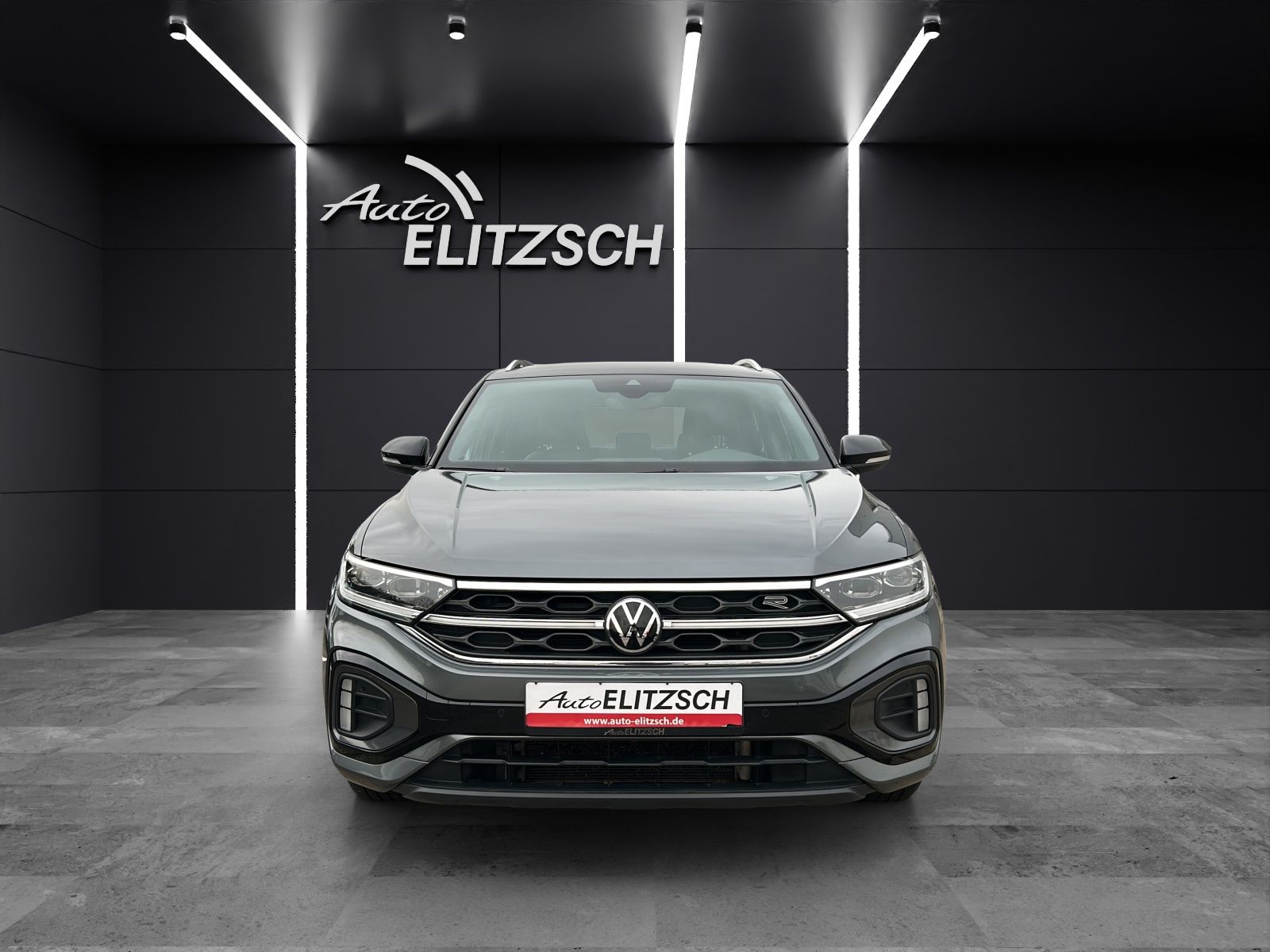 Fahrzeugabbildung Volkswagen T-Roc R-Line TSI DSG IQ.Light ACC STH SH LRHzg R