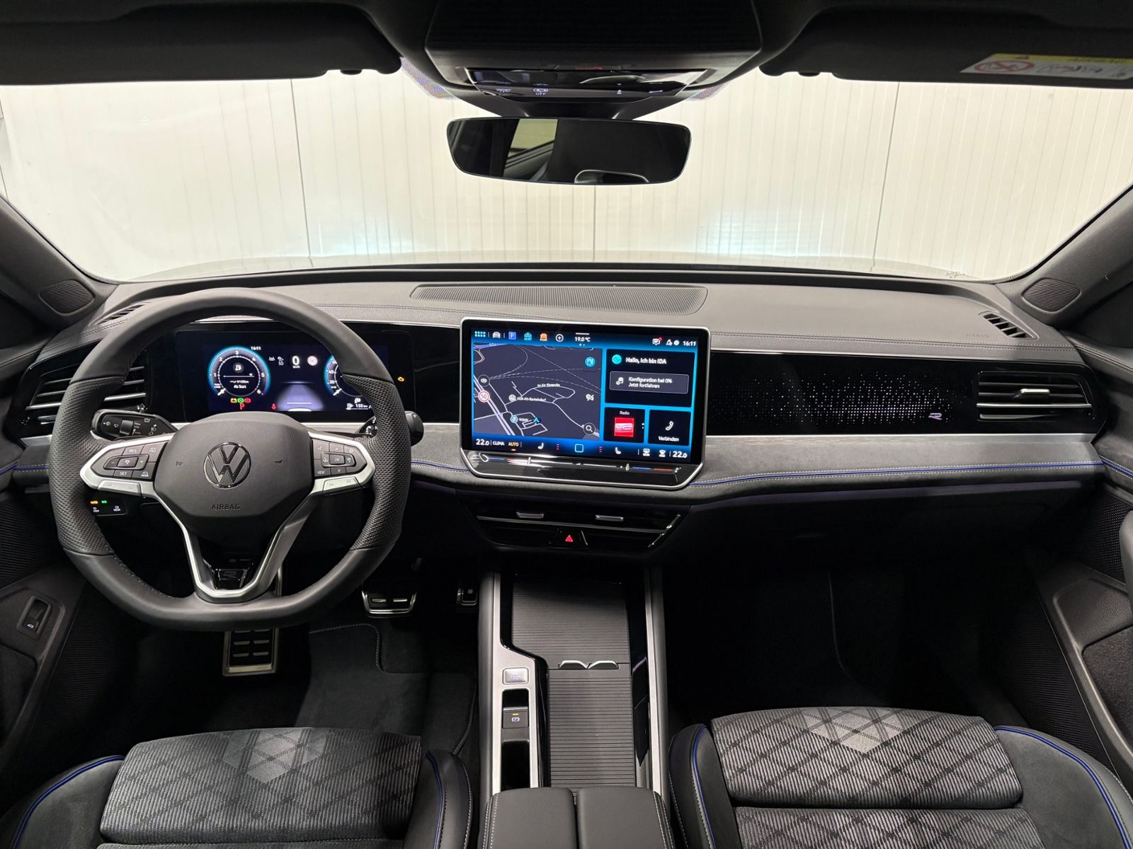 Passat Variant R-line 2.0 TDI DSG AHK RFK LED