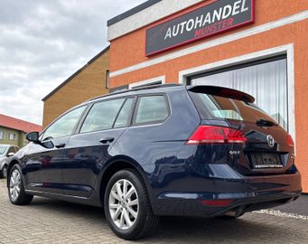 Volkswagen Golf - 10