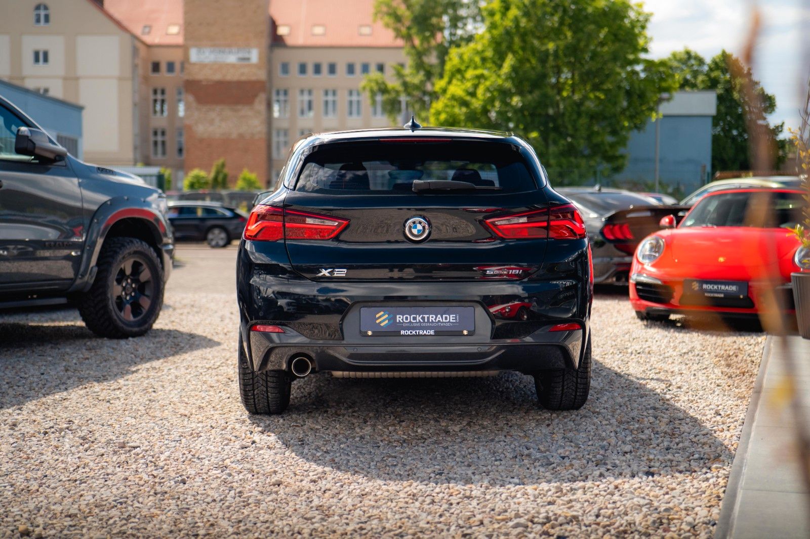 Fahrzeugabbildung BMW X2 sDrive 18i M Sport Automatik *Alcantara*LED*