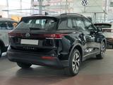 Volkswagen Tiguan 1.5  eTSI DSG Life AHK LED-Plus Easy Navi - Volkswagen Tiguan: Plus