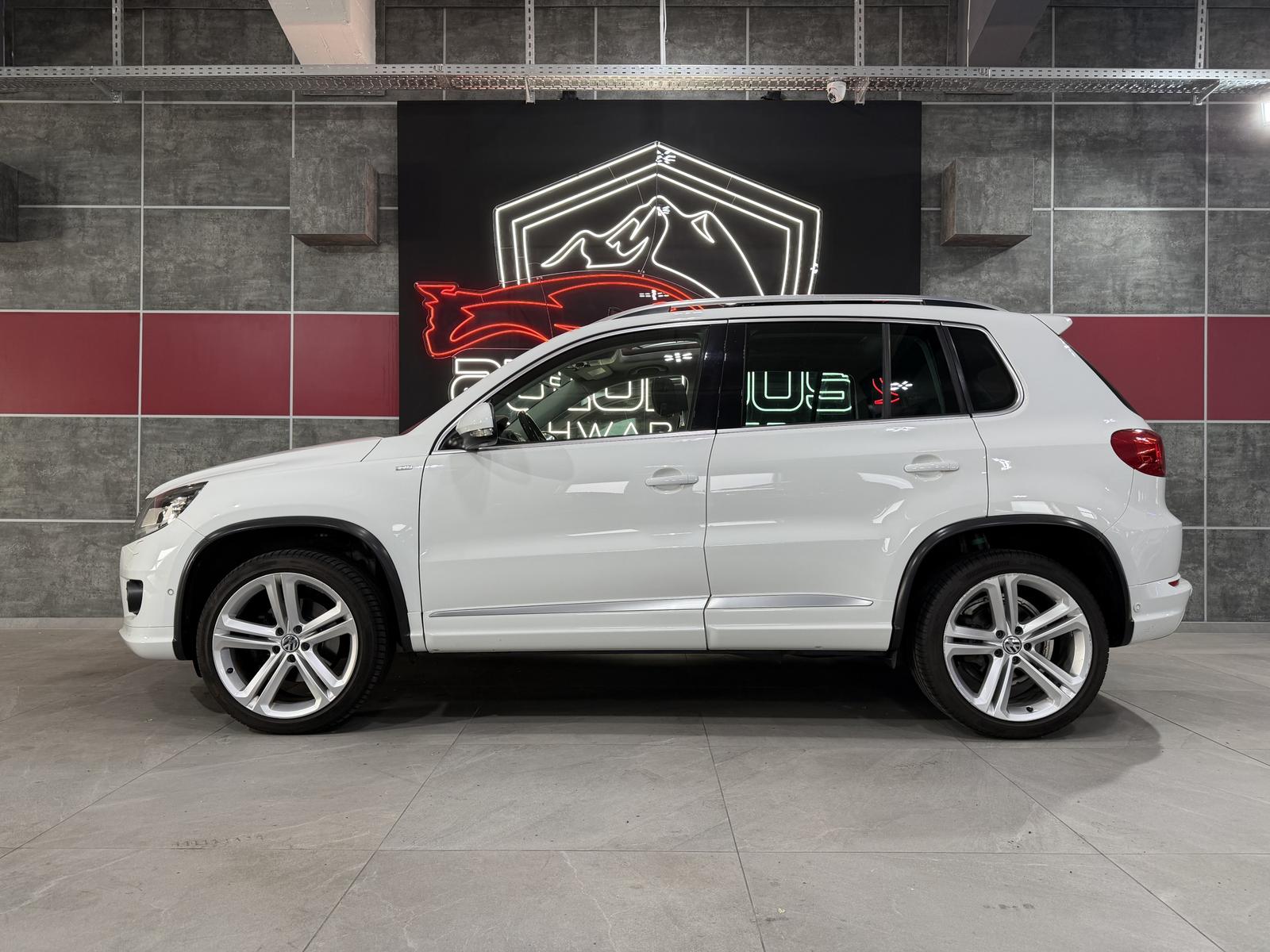 Volkswagen Tiguan Sport & Style BMT 4Motion *PANO*AHK*TEMPO