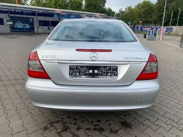 Mercedes E 200 - 4