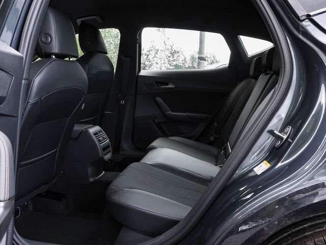 Cupra Formentor 1.5 eTSI AHK ACC Edge Kamera SHZ Ambie imagem 3