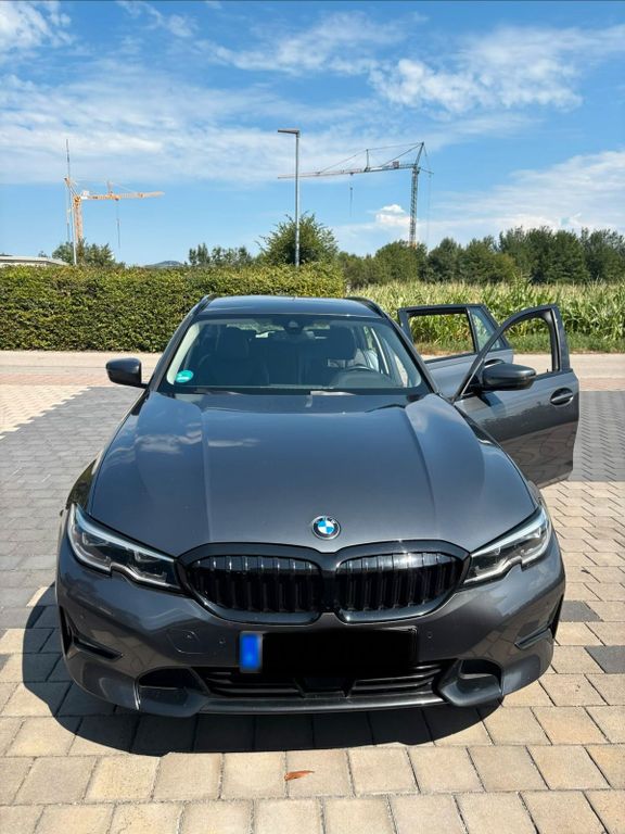 Image of BMW 320