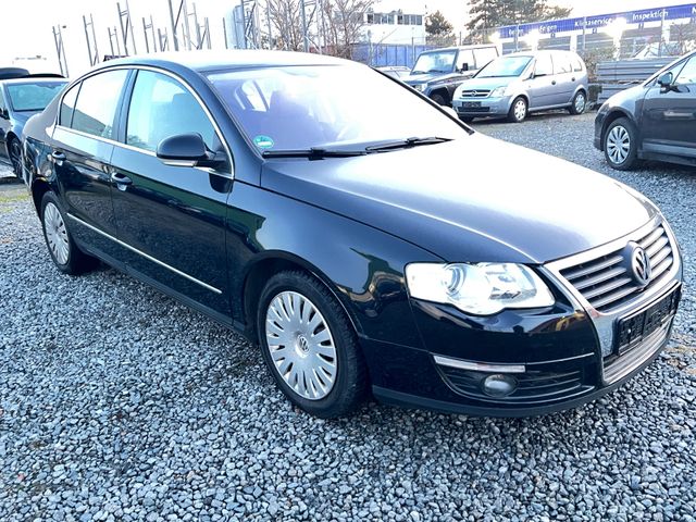 Volkswagen Passat 1.6 FSI Comfortline/ Klima, Navi, Tempoma