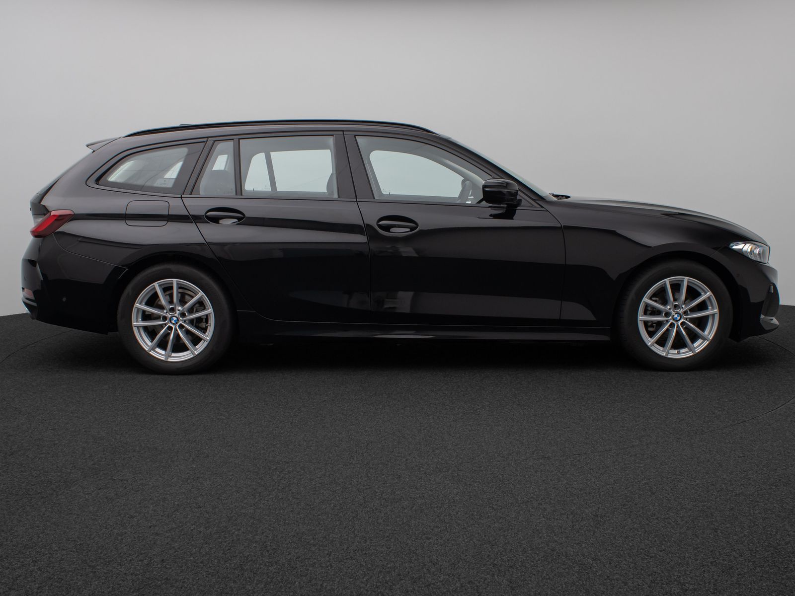 Fahrzeugabbildung BMW 318i Kamera DAB Widscreen Sportlenkrad Alarm LED