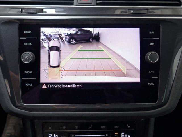 Fahrzeugabbildung Volkswagen Tiguan  Elegance 1.4 TSI eHybrid LED AHK RFK ACC