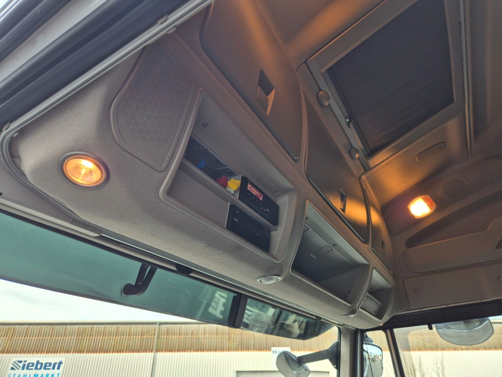 Fahrzeugabbildung Iveco Stralis 460NP LNG 4x2 3 Stück