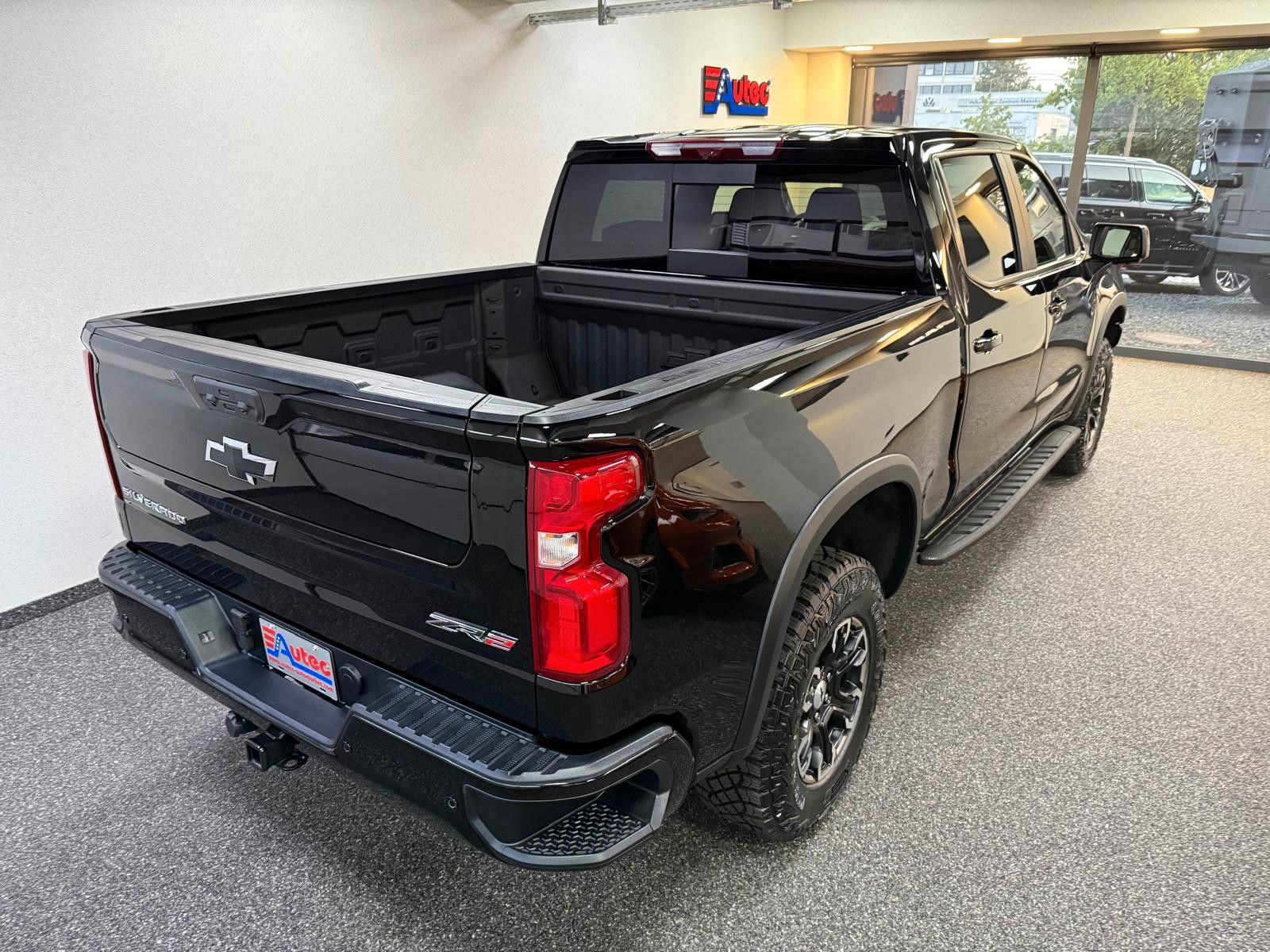 Fahrzeugabbildung Chevrolet 2026 SILVERADO ZR2 OFF ROAD-SIDE ST 6.2L V8-4x4