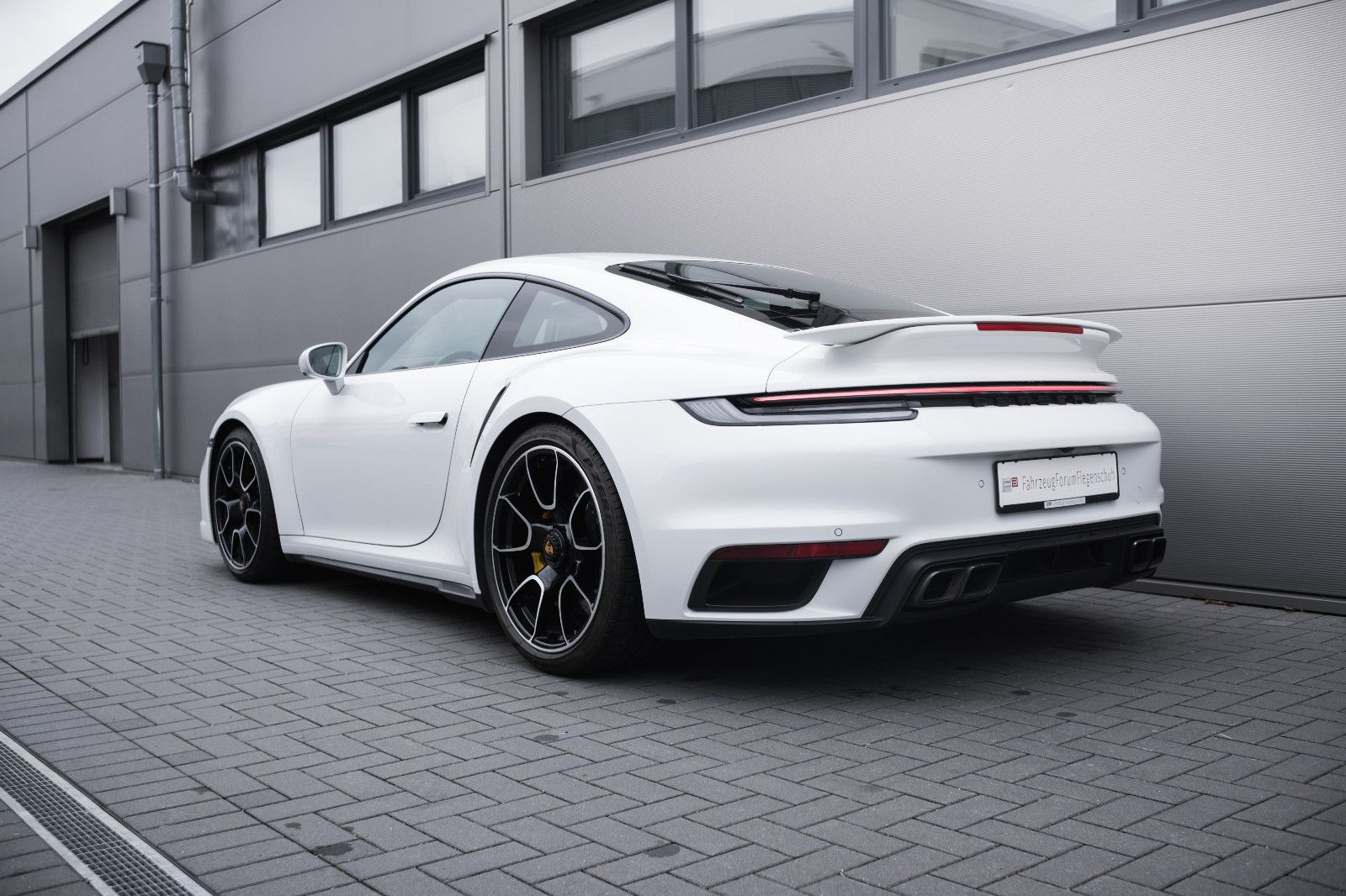 Fahrzeugabbildung Porsche 992/911 Turbo S - Lift - LED - 360´´ - InnoDrive