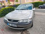 Opel Vectra 1.6 16V Schiebedach Plus Schiebedach - Opel Vectra in Mainz