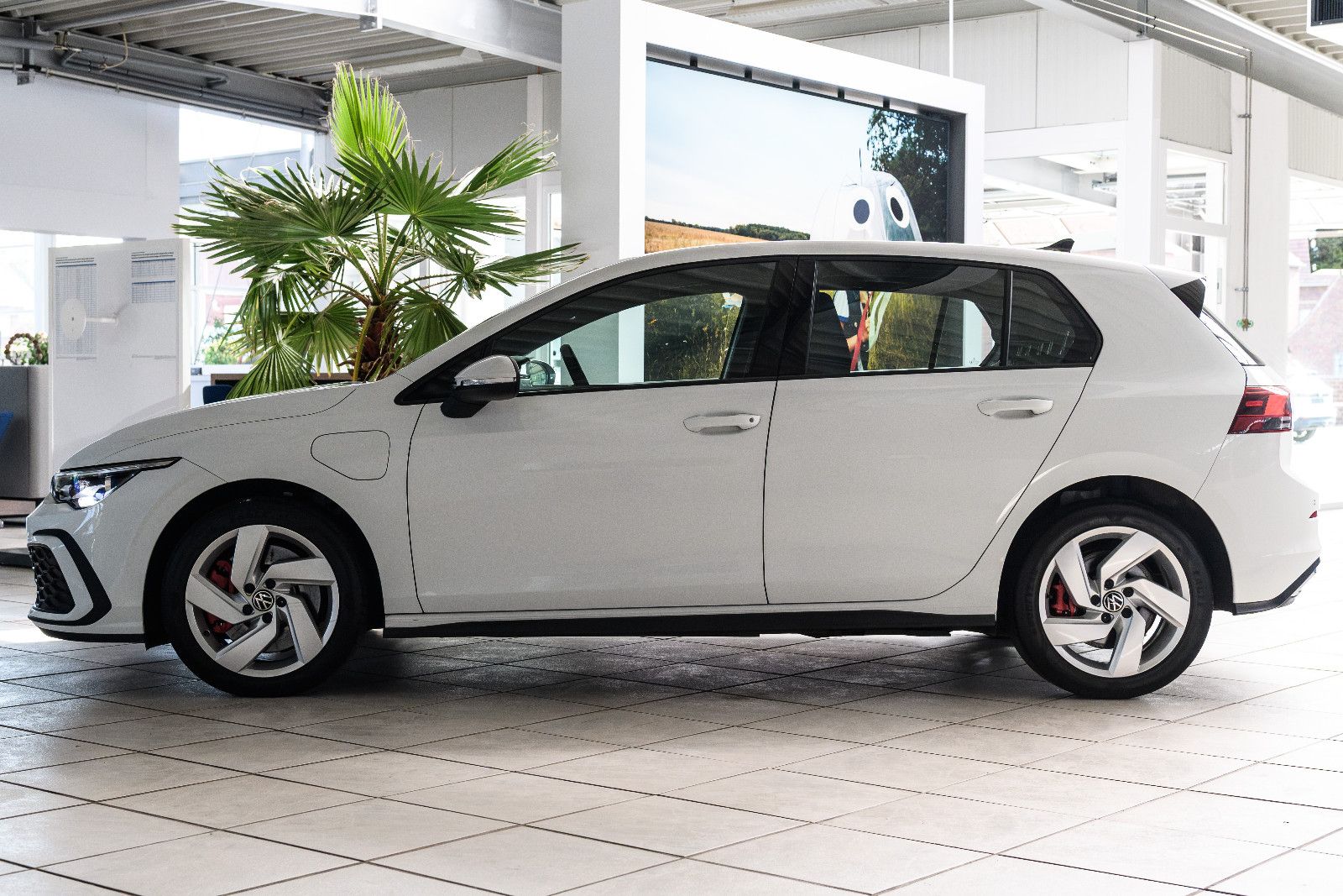 Fahrzeugabbildung Volkswagen Golf VIII Lim. GTE eHybrid +DSG+Navi+ACC