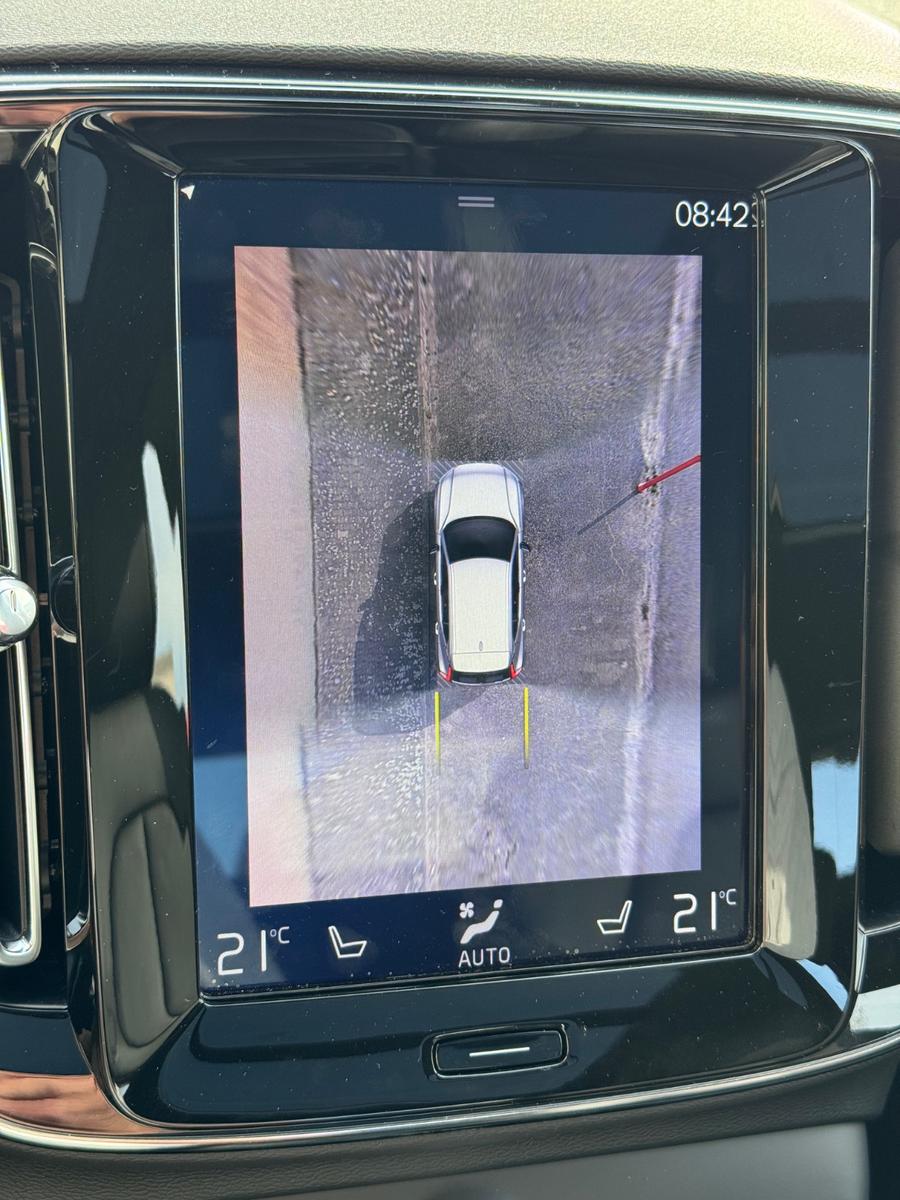 Volvo XC40 T4 Momentum Pro AWD LEDER+RADAR+PANO+360CAM