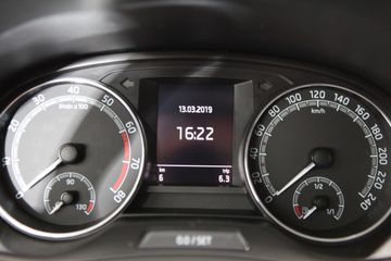 Skoda Fabia III 1.0 Cool Plus *ALU*KLIMA*PDCHI*SHZ*TEL