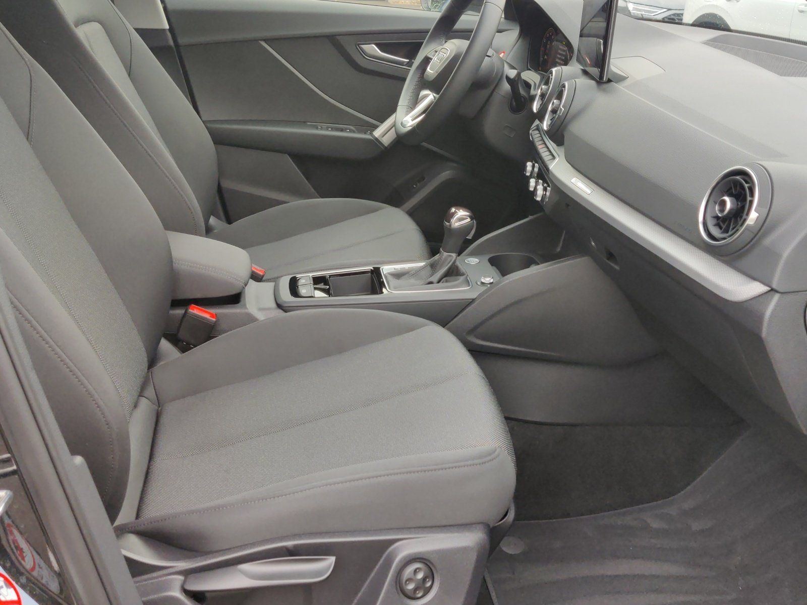 Fahrzeugabbildung Audi Q2 advanced 35 TFSI AHK,Kamera,LED,Navi,PDC,SHZ