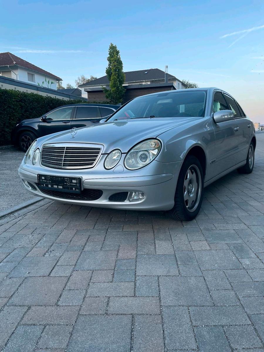 Mercedes-Benz E 220