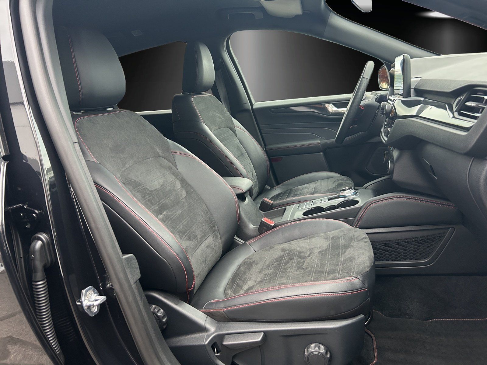 Fahrzeugabbildung Ford Kuga 2.5 ST-Line X Aut./LED/ACC/NAVI/KAMERA/B&O/