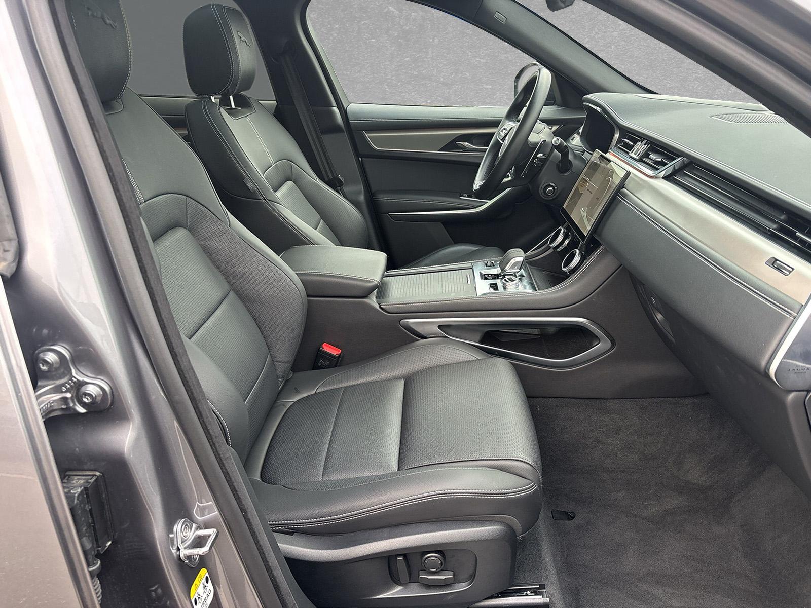 Jaguar F-Pace D300 R-Dynamic SE AHK HUD Winter-Fahrassi