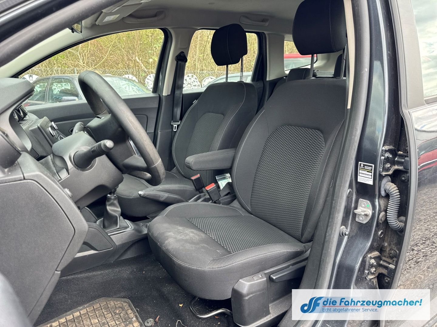 Fahrzeugabbildung Dacia Duster II Comfort 4WD 1.5 BLUE dCi *GETRIEBESCHA