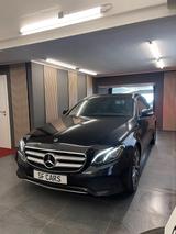 Mercedes-Benz E200 4Matic *7-Sitzer*Leder*Schiebedach*Temp*LED - Mercedes E-Klasse 7-Sitzer