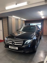 Mercedes E 200 - 4