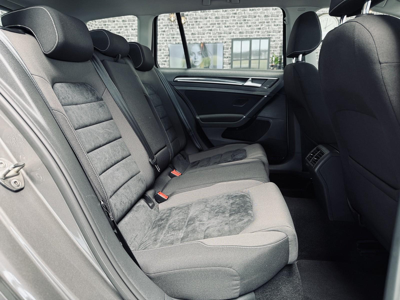 Volkswagen Golf Variant Highline Automatik |AHK|NAVI|KAMER|