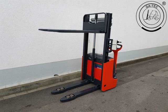 Linde L10 mit Duplexmast